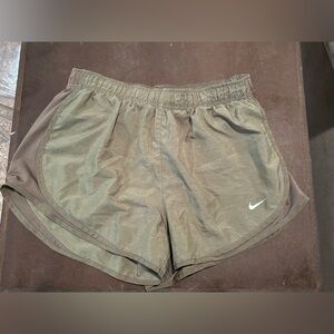 olive green nike dri fit shirts size large